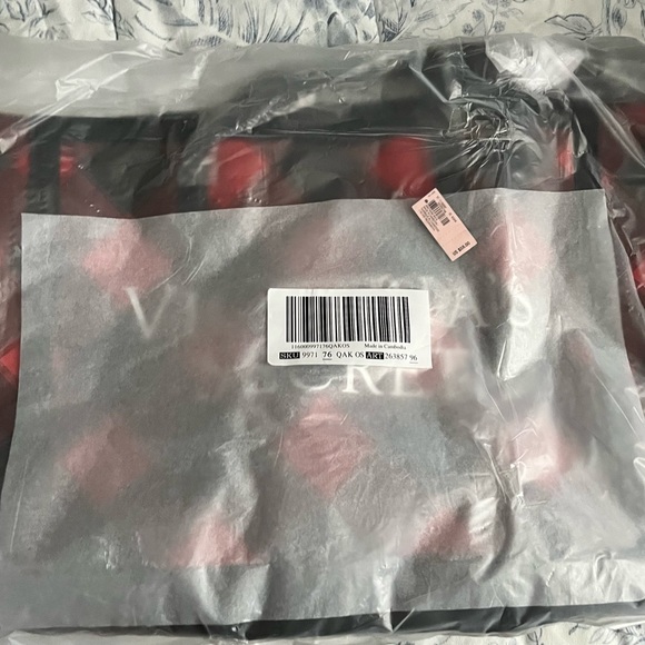 VS black Friday tote - Picture 2 of 2